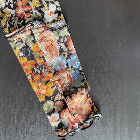 Sheer Floral Mesh Long-Sleeve Mock Neck Top - Picture 4 of 4